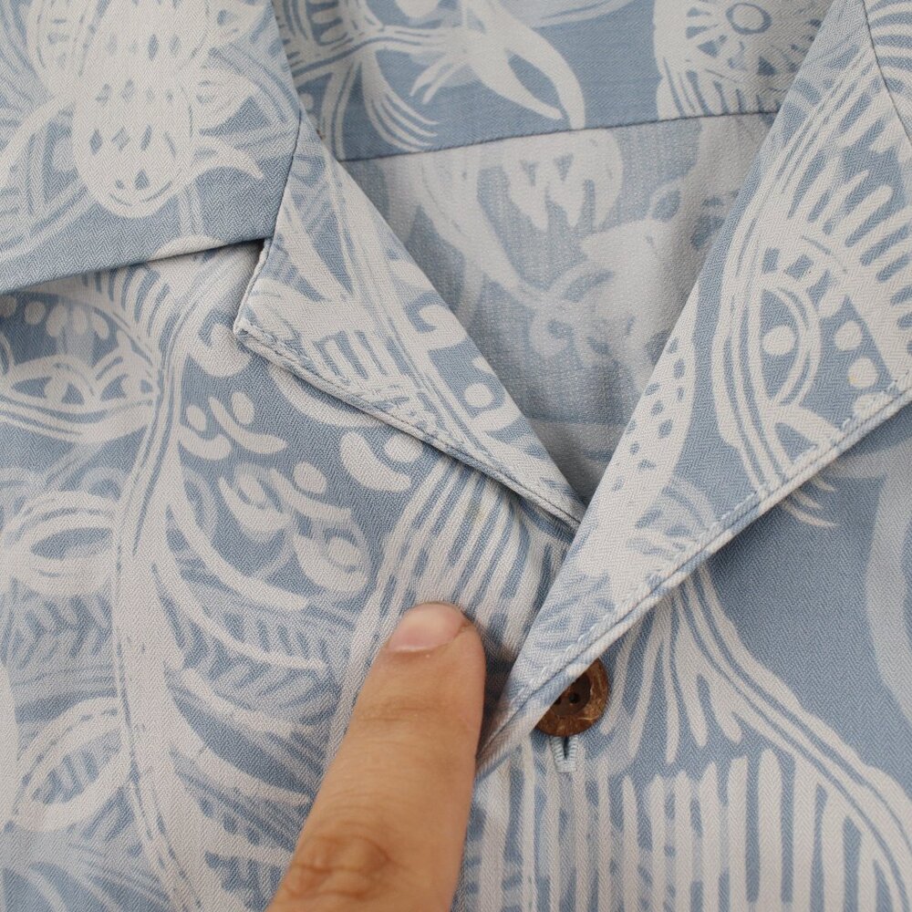 Tommy Bahama Hawaiian Shirt Mens 2XL Silk fish shrimp seafood print loop collar - Picture 6 of 16